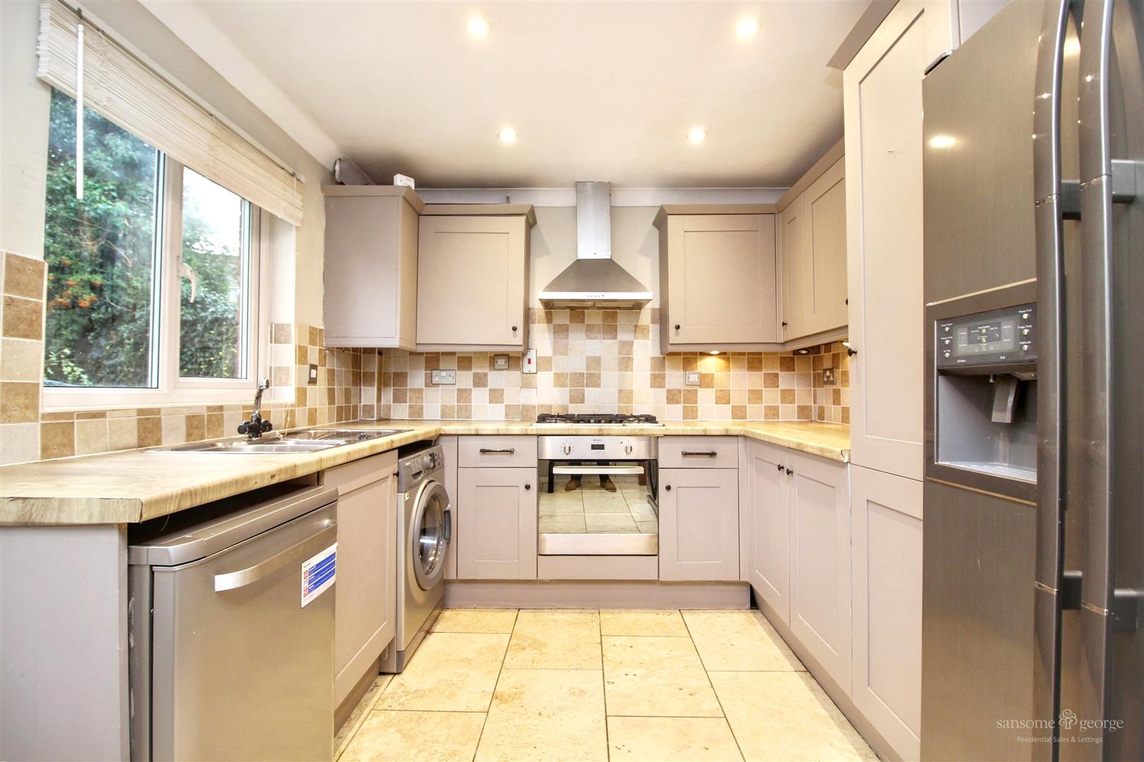 2 bed property in Brierley Place, Reading